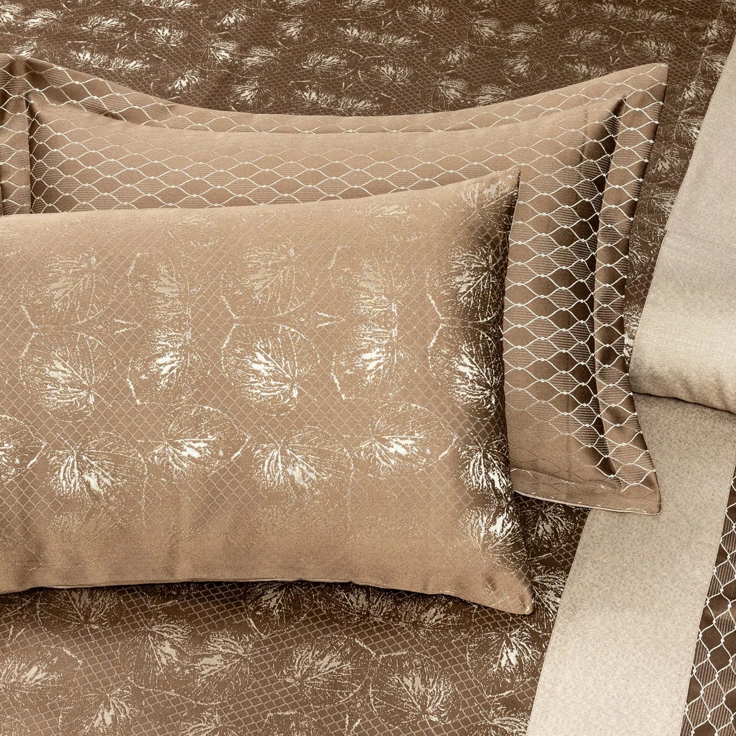 Luxury Satin Jacquard Duvet Cover Set- 7 Pcs