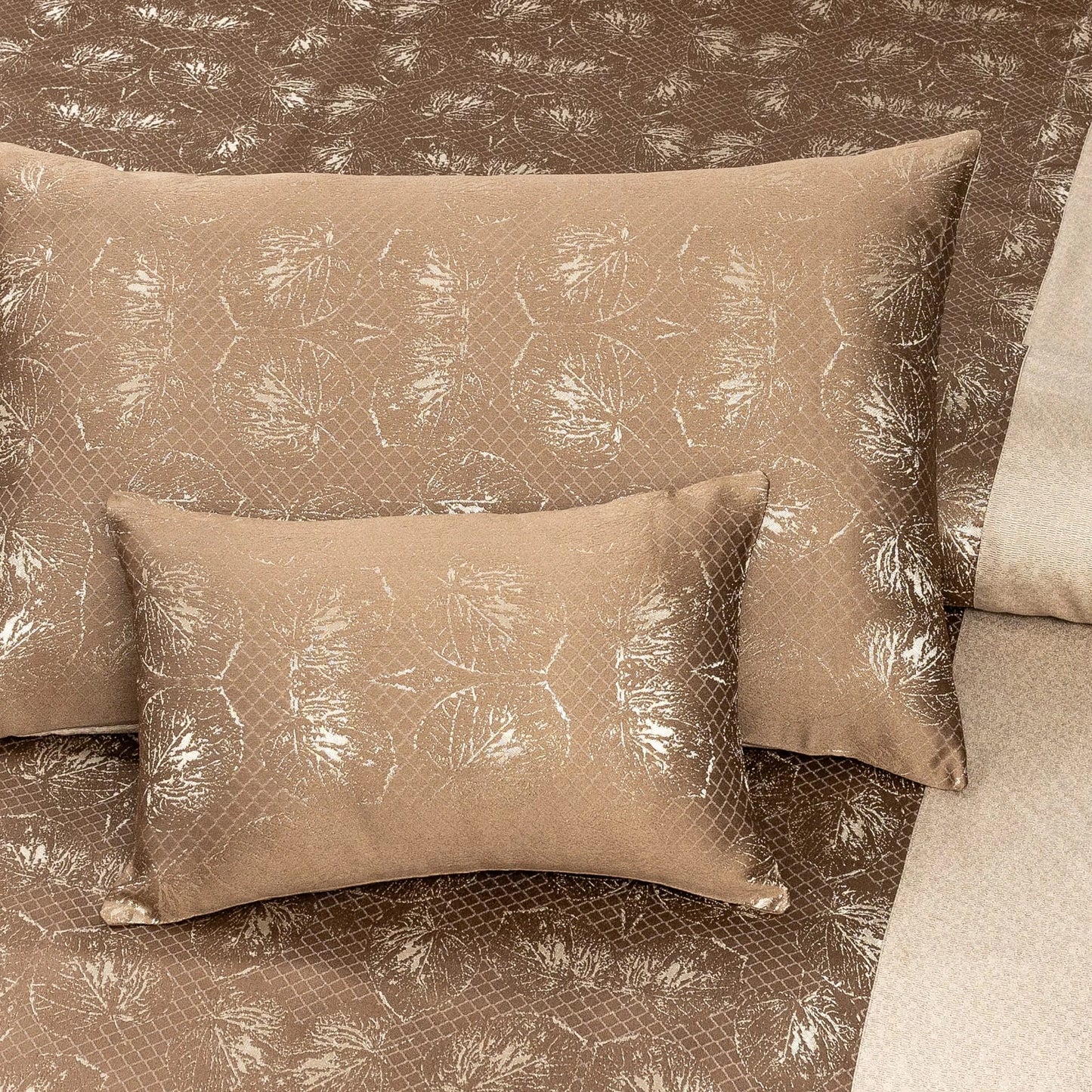 Luxury Satin Jacquard Duvet Cover Set- 7 Pcs