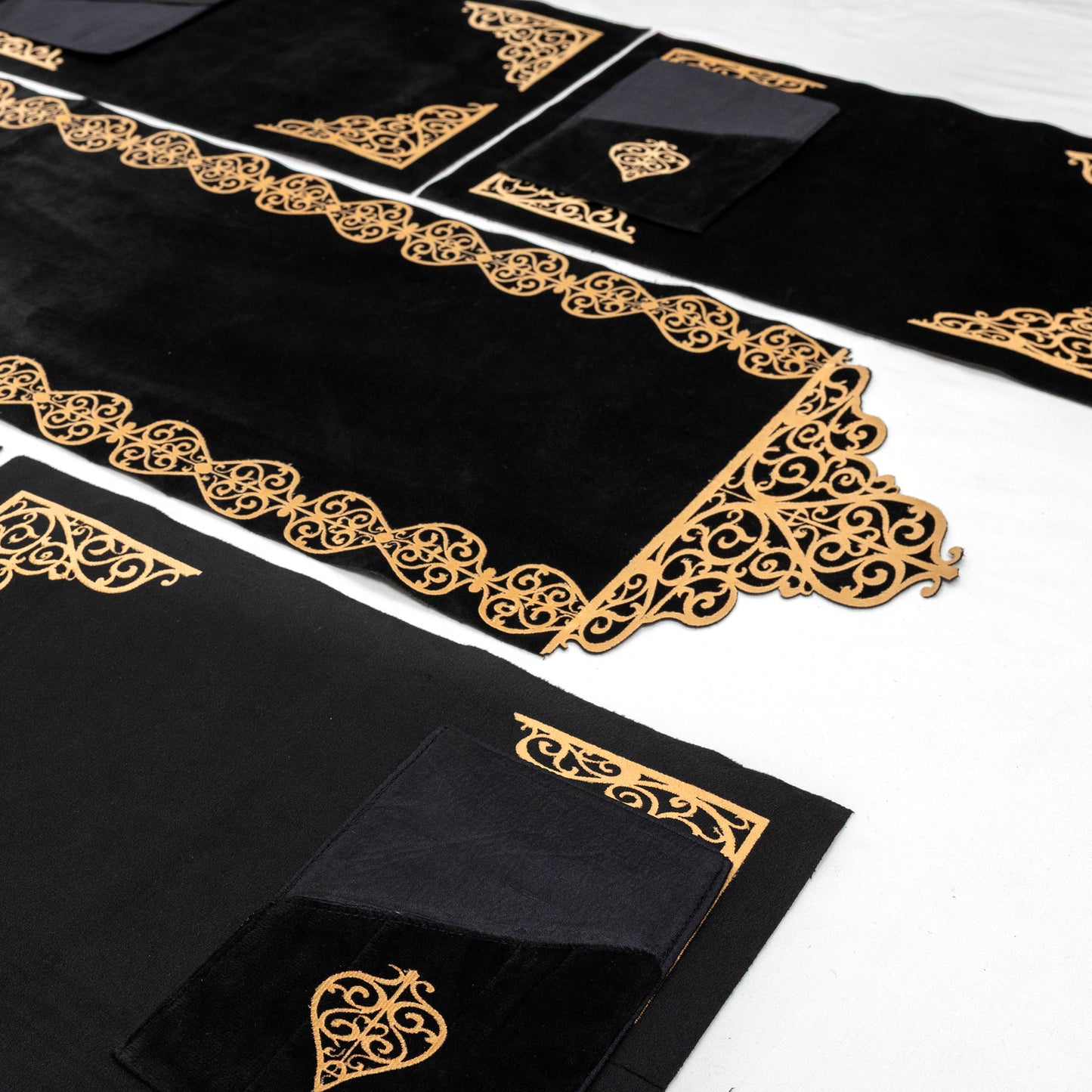 Luxury Black Velvet Runner Set – Perfect for Modern Dining Tables 8/6/4 pcs Set's
