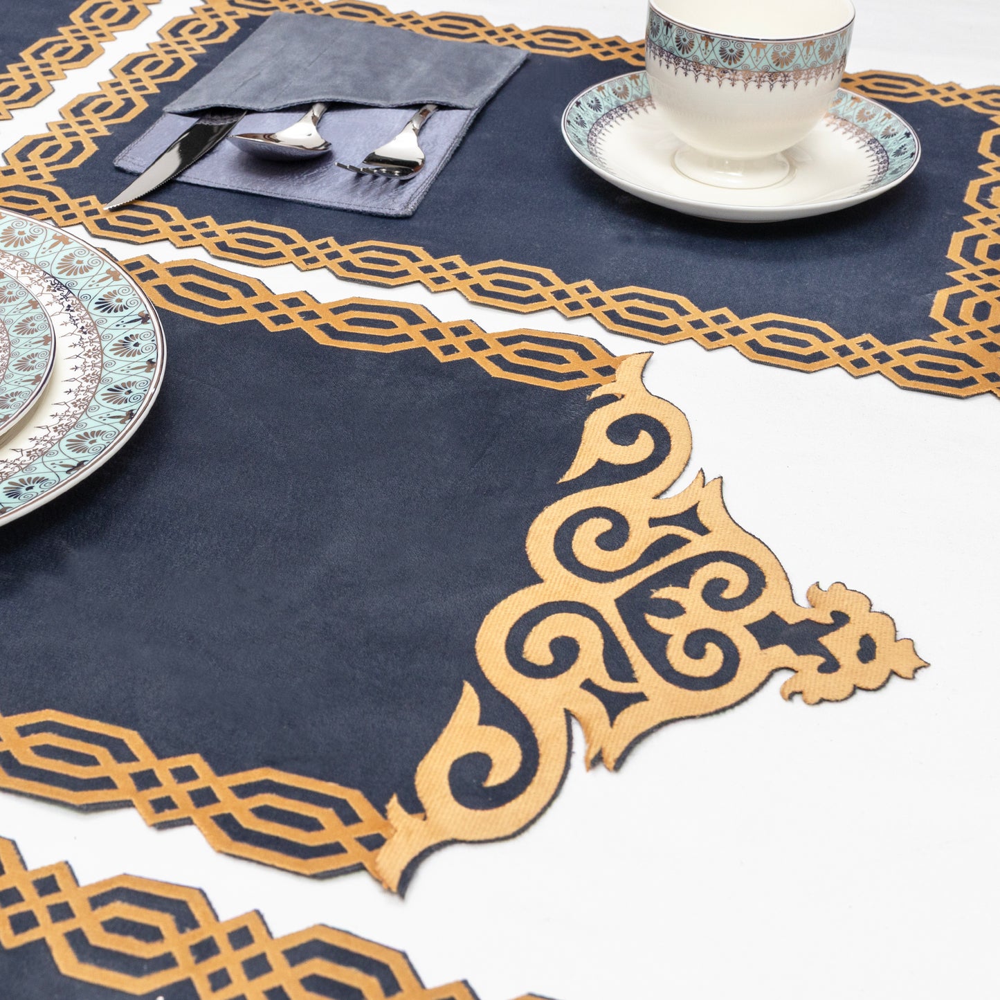 Elegant Grey Table Runner Set (8/6/4 Pieces) – New Collection