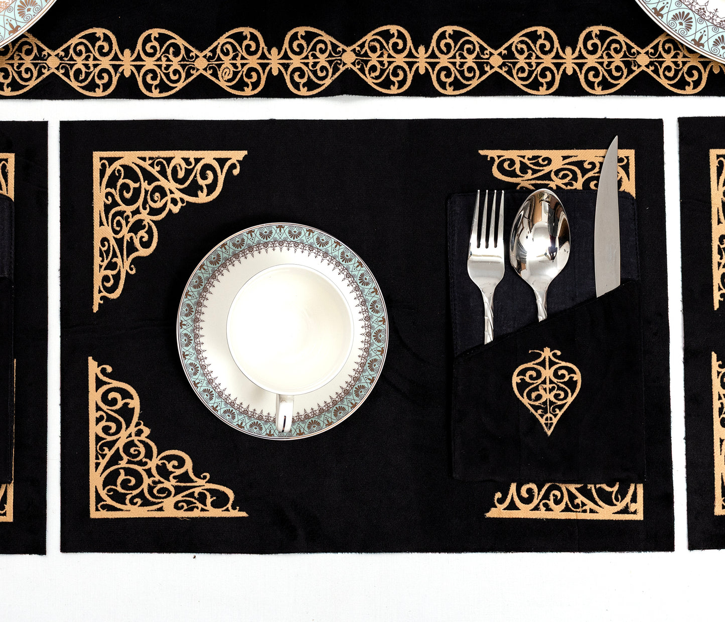 Luxury Black Velvet Runner Set – Perfect for Modern Dining Tables 8/6/4 pcs Set's