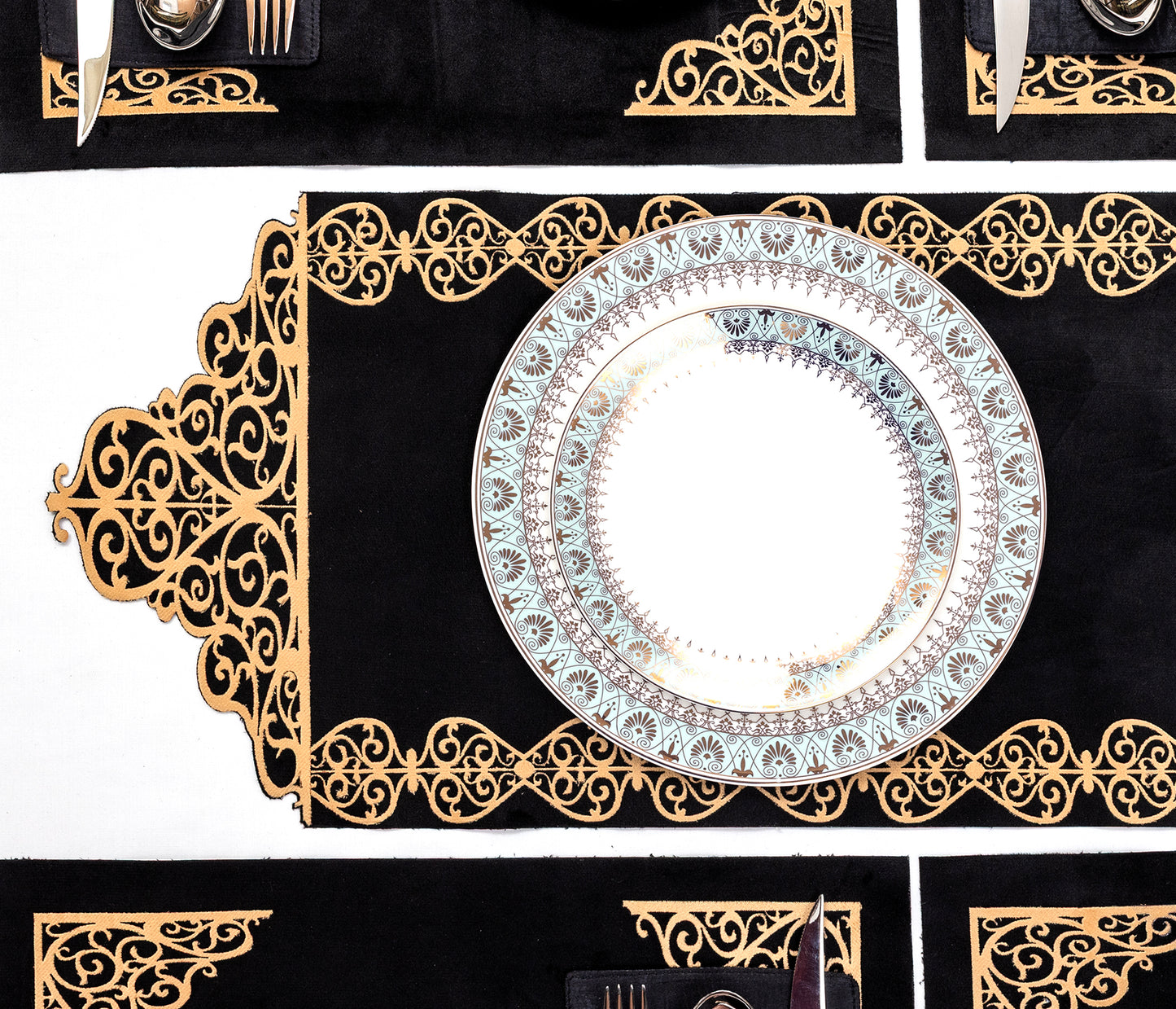 Luxury Black Velvet Runner Set – Perfect for Modern Dining Tables 8/6/4 pcs Set's