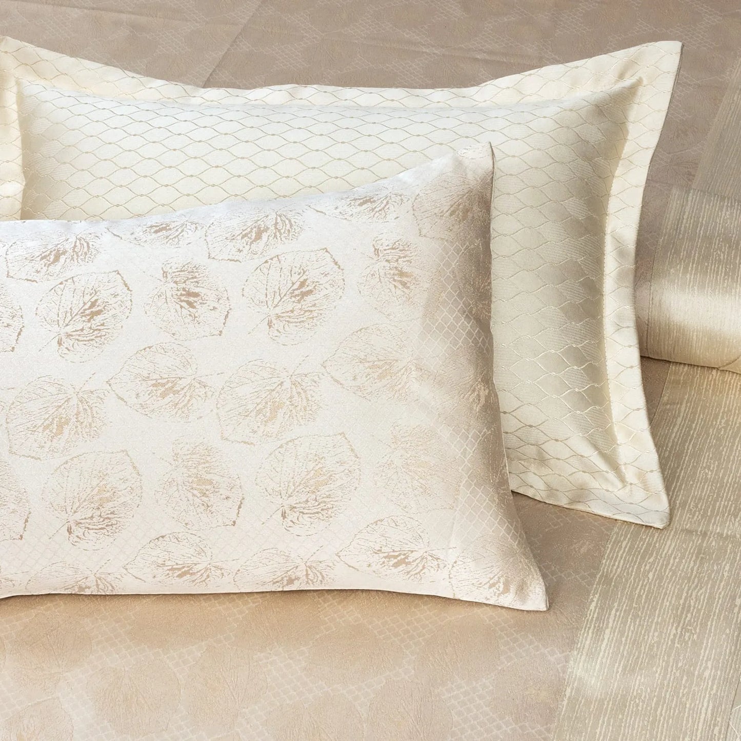 Luxury Satin Jacquard Duvet Cover Set- 7 Pcs