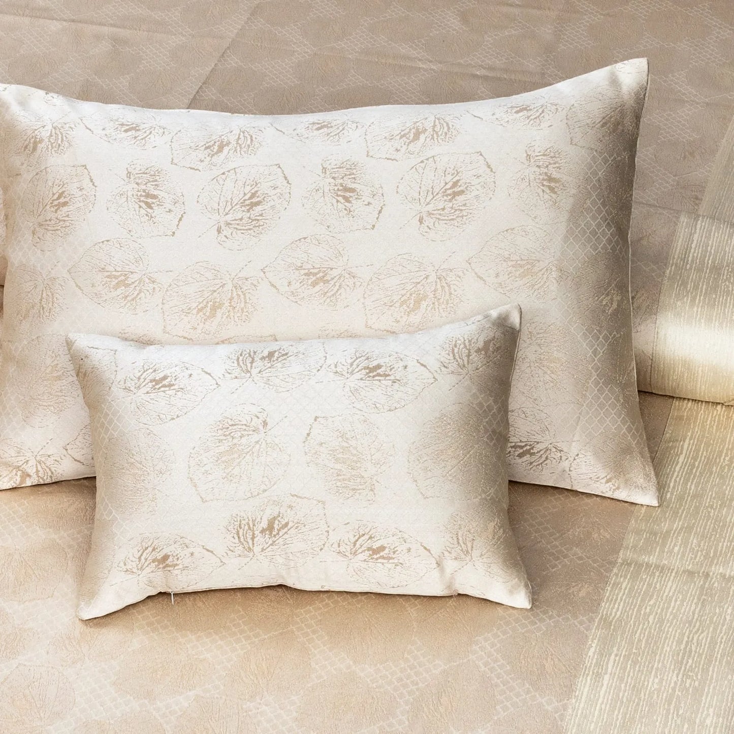 Luxury Satin Jacquard Duvet Cover Set- 7 Pcs